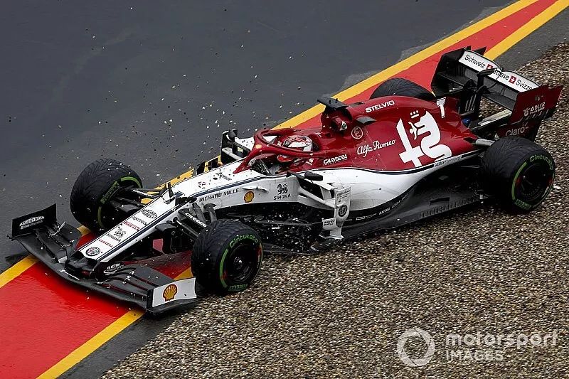 Kimi Raikkonen, Alfa Romeo Racing C38, revient en piste
