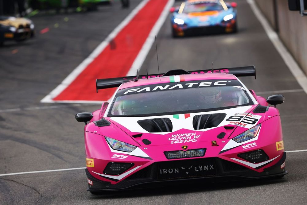 #83 Iron Dames Lamborghini Huracan GT3 Evo2: Sarah Bovy, Rahel Frey, Michelle Gatting