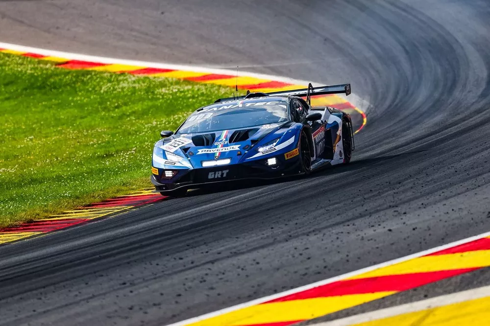 #163 GRT Grasser Racing Team, Lamborghini Huracan GT3 EVO2: Marco Mapelli, Jordan Pepper, Franck Perera
