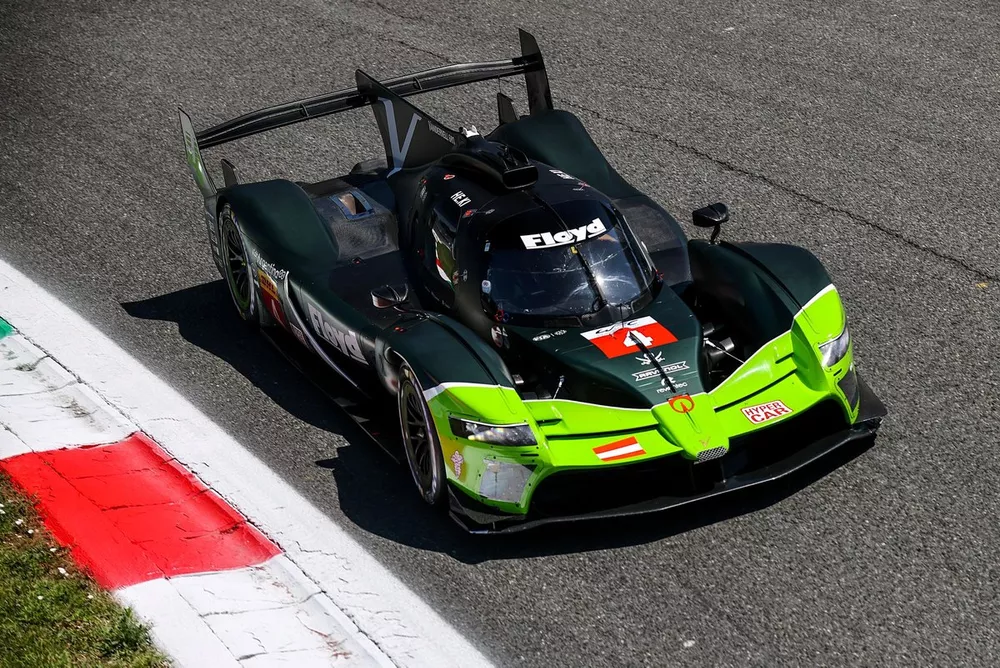 #4 Floyd Vanwall Racing Team Vanwall Vandervell 680: Esteban Guerrieri, Tristan Vautier, Jo&atilde;o Paulo de Oliveira