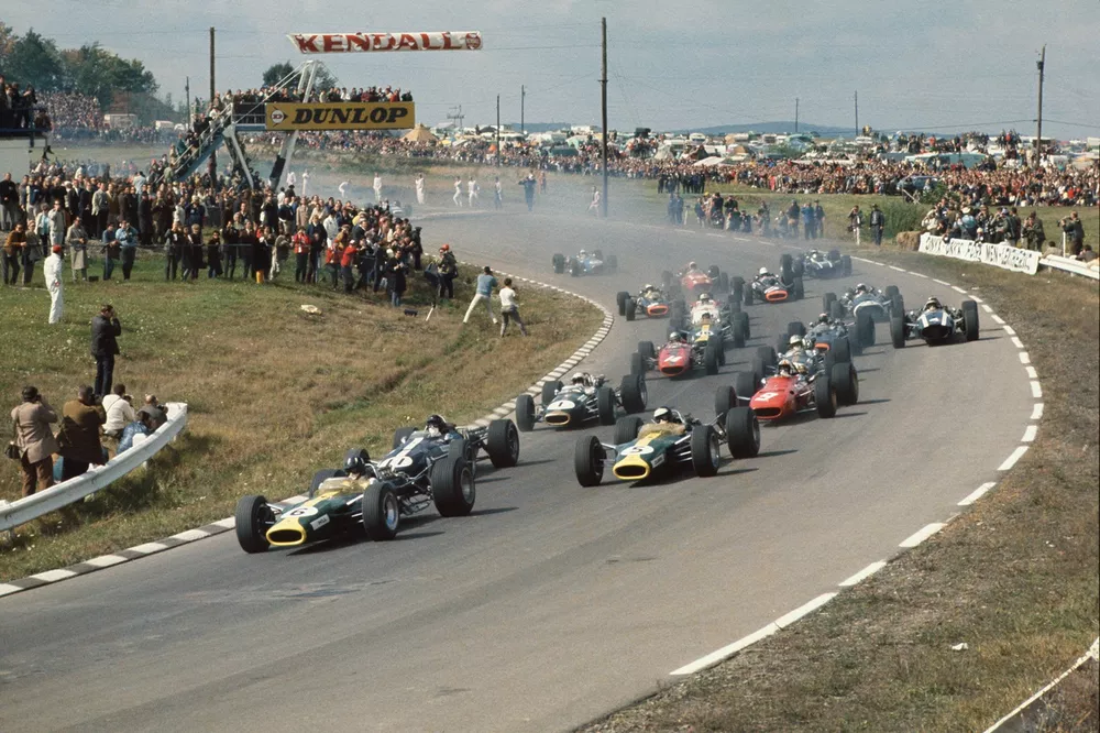Graham Hill (Lotus 49 Ford) leads from Dan Gurney (Eagle T1G Weslake), Jim Clark (Lotus 49 Ford), Chris Amon (Ferrari 312), Jack Brabham and Denny Hulme (Brabham BT24-Repco), Bruce McLaren (McLaren M5A BRM), Jackie Stewart, Jochen Rindt, Moises Solana, Jo Siffert, John Surtees, Mike Spence, Chris Irwin, Jo Bonnier, Jacky Ickx, Guy Ligier and Jean-Pierre Beltoise