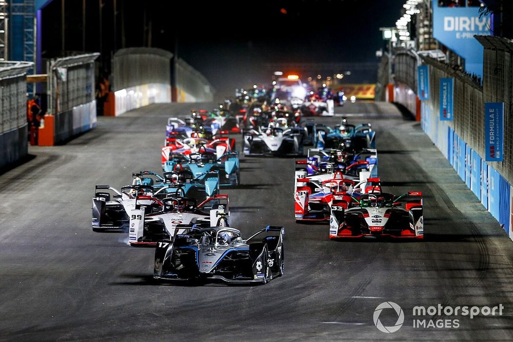 Salida: Nyck de Vries, Mercedes Benz EQ, EQ Silver Arrow 02 99, Rene Rast, Audi Sport ABT Schaeffler, Audi e-tron FE07