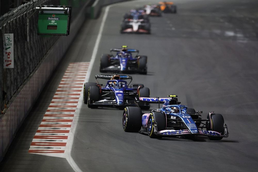 Pierre Gasly, Alpine A523 Alex Albon, Williams FW45 