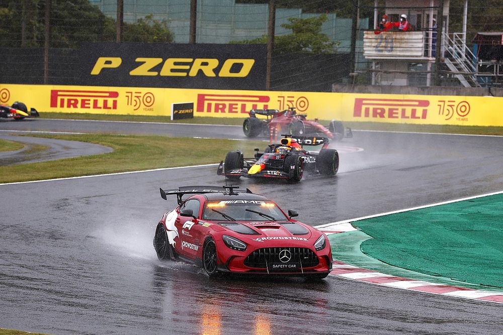 The Safety Car Max Verstappen, Red Bull Racing RB18, Charles Leclerc, Ferrari F1-75