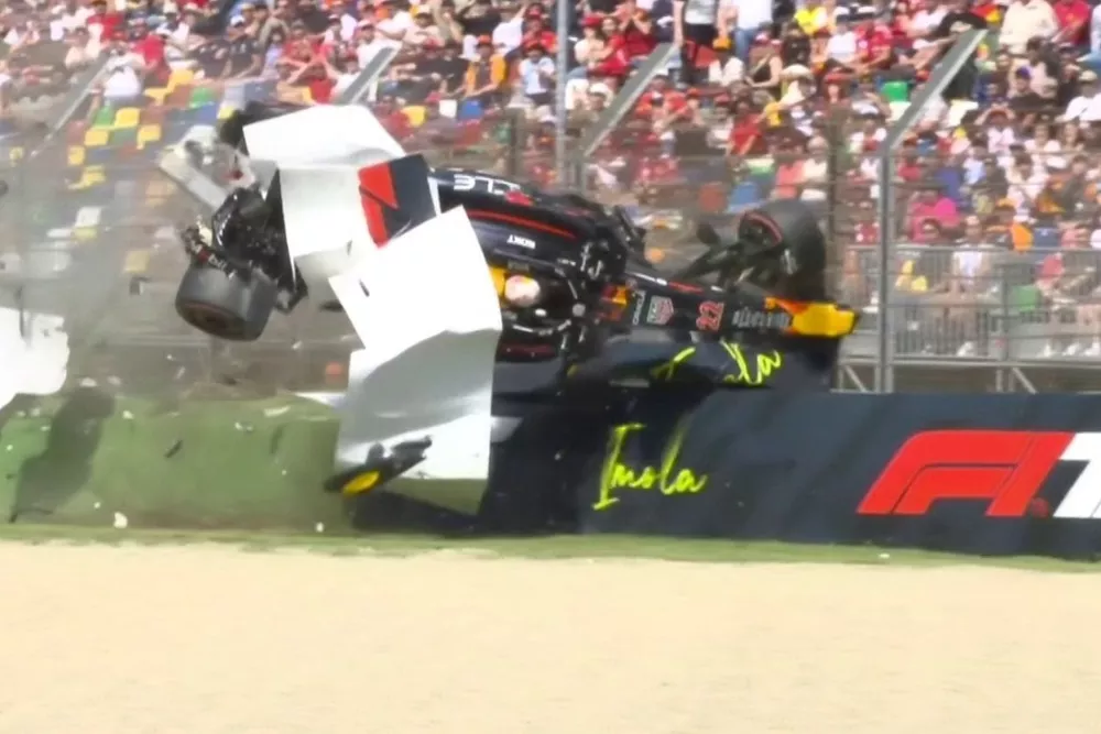 Yuki Tsunoda crash