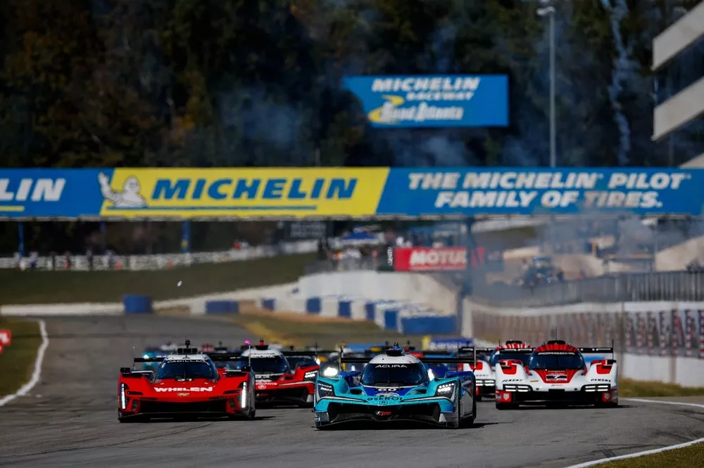 #60 Acura Meyer Shank Racing w/Curb Agajanian Acura ARX-06: Tom Blomqvist, Colin Braun, Scott Dixon