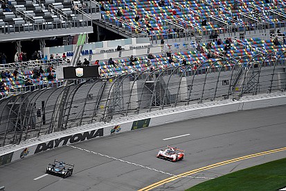 Daytona 24: Alonso, Van der Zande, Taylor en Kobayashi winnen regenrace