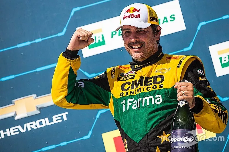 Cac&aacute; Bueno comemora vit&oacute;ria no Velopark