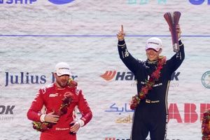 F&oacute;rmula E Yeda: &Eacute;pica victoria de Gunther ante Rowland en el estreno del Pit Boost