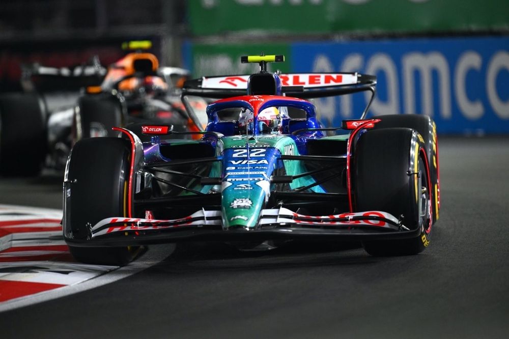 Yuki Tsunoda, RB F1 Team VCARB 01, Sergio Perez, Red Bull Racing RB20