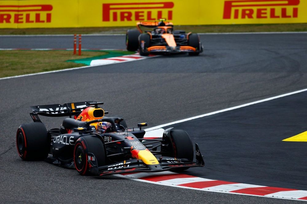 Max Verstappen, Red Bull Racing RB20, Lando Norris, McLaren MCL38