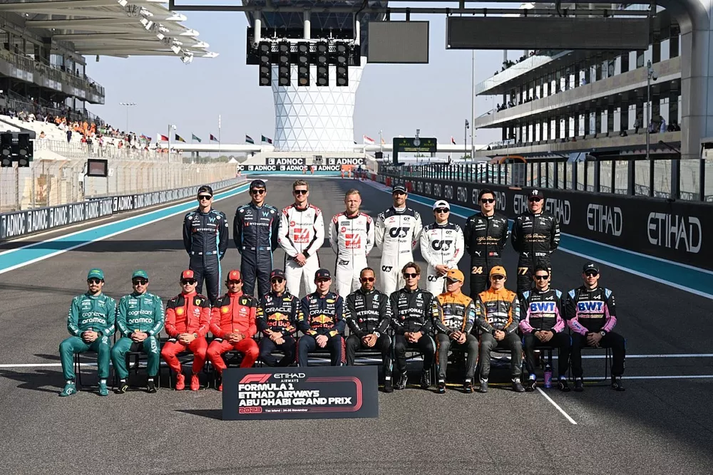 Sergio Perez, Red Bull Racing, Max Verstappen, Red Bull Racing, Lewis Hamilton, Mercedes-AMG, George Russell, Mercedes-AMG