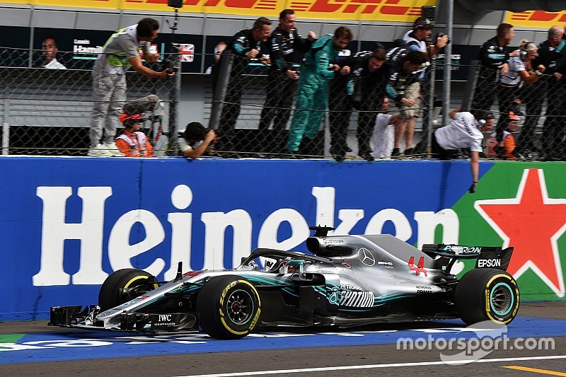 WK-stand: Hamilton vergroot gat naar Vettel tot dertig punten