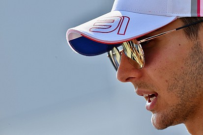 Esteban Ocon non sta nella McLaren: a Woking devono modificargli la pedaliera