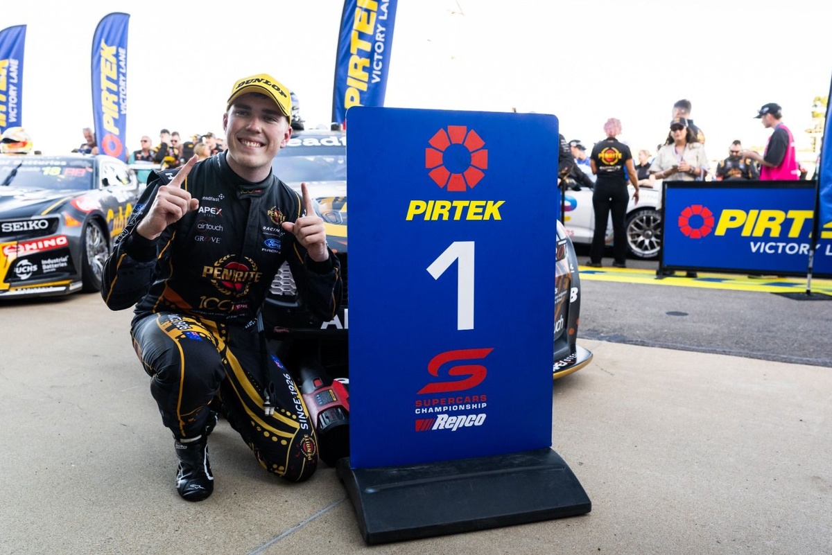 Supercars Townsville: Payne dominates race two