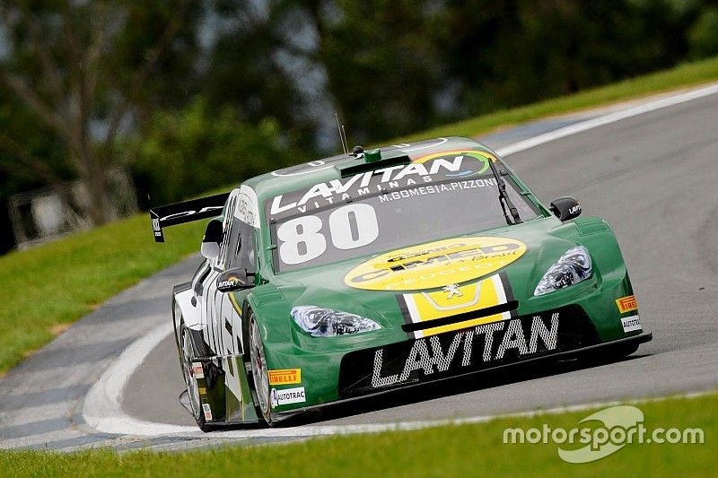 Carro de Marcos Gomes e Antonio Pizzonia