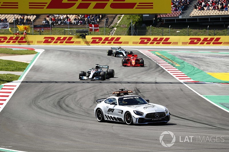 Vettel: Pistte kalmak bizim için bir seçenek olamazdı