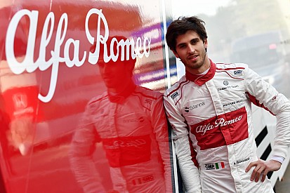 RESMI: Giovinazzi rekan setim Raikkonen di Sauber 2019