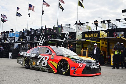 Truex tops final practice while Edwards leads title contenders