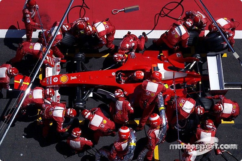 Parada de pits para Michael Schumacher