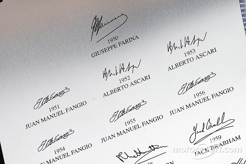 Firma de ex campeones del mundo de F1