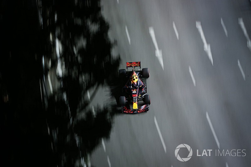 Verstappen lidera, Vettel reacciona y Alonso es 4º antes de la clasificación