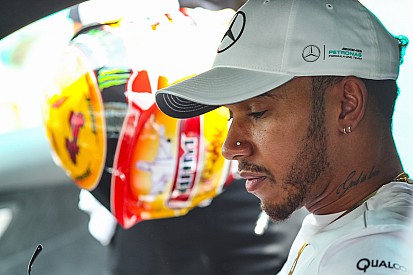 Hamilton Bottas segítségében bízik, de nem akar csapatutasítást