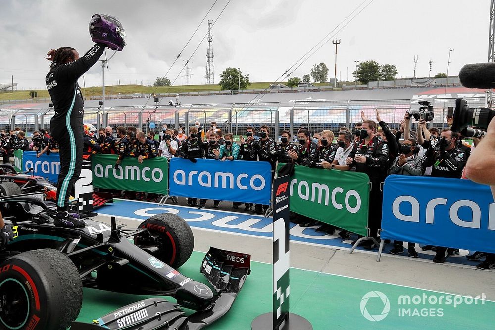 Race winner Lewis Hamilton, Mercedes-AMG Petronas F1 celebrates in Parc Ferme   