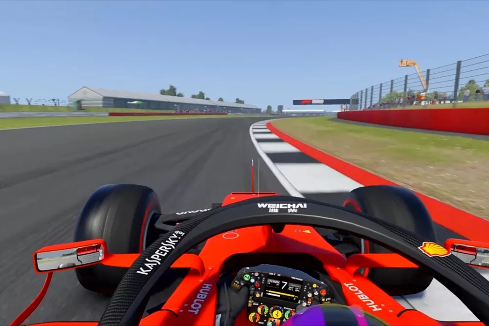 F1 2019 durante una vuelta al revés en Silverstone