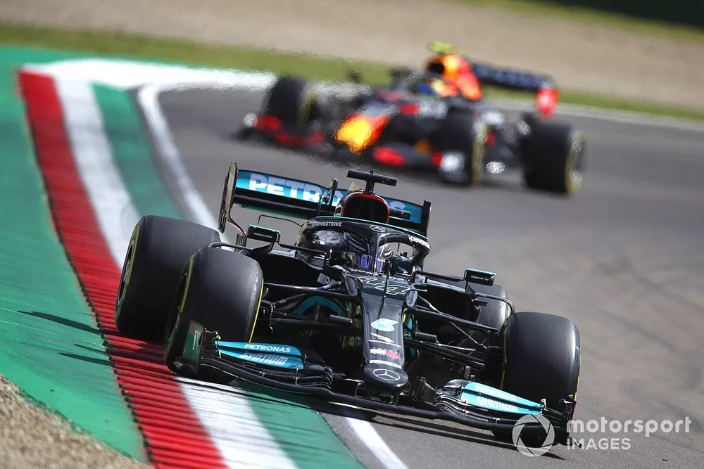 Lewis Hamilton, Mercedes W12, Sergio Perez, Red Bull Racing RB16B