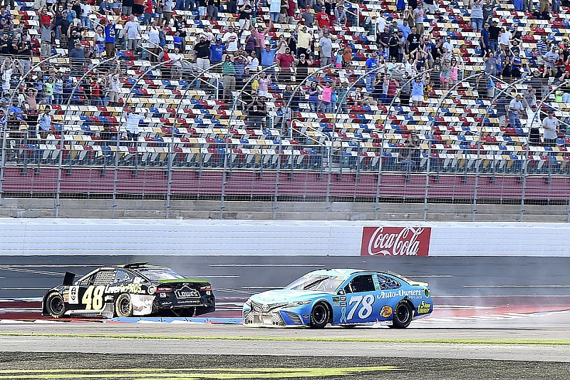 Crash in der letzten Kurve: Johnson schießt sich selbst aus den NASCAR-Playoffs!