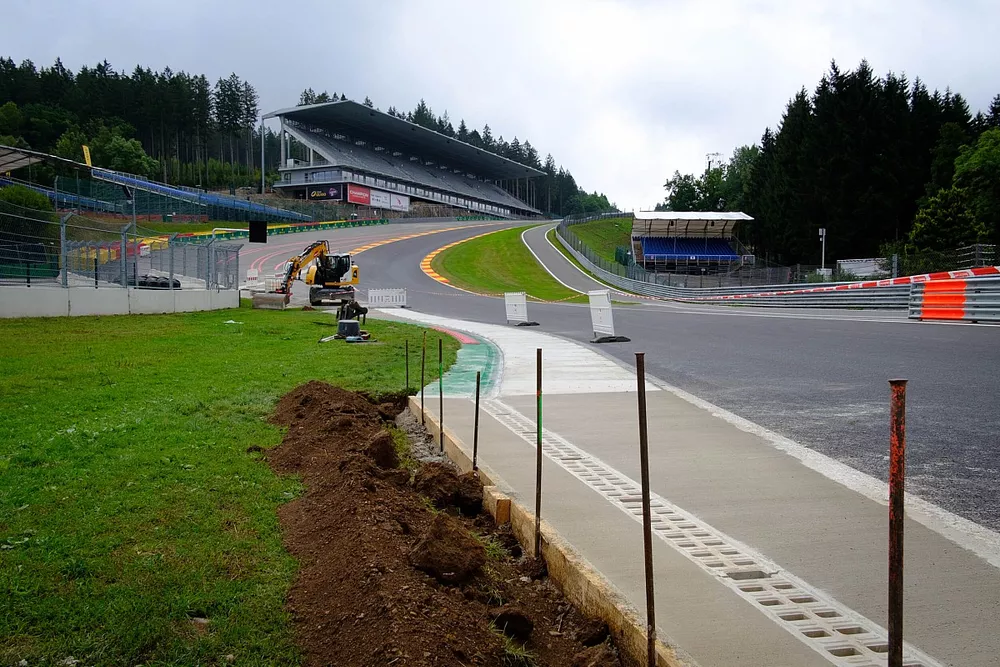 Panoramica dell'Eau rouge