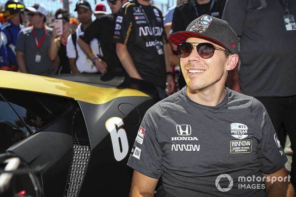 El piloto de Honda Robert Wickens, se prepara para conducir el Arrow Acura NSX
