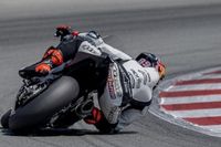Mart&iacute;n hace test con una moto de calle bajo en Montmel&oacute;