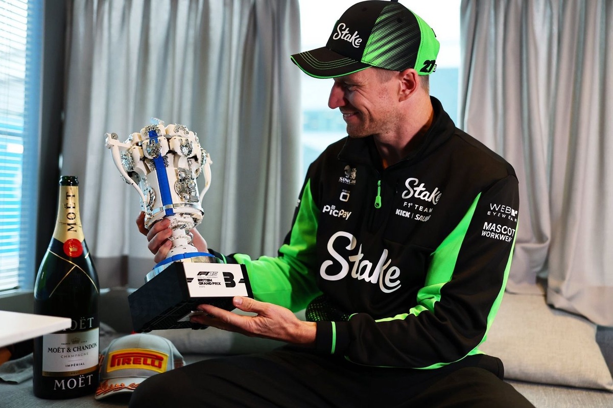 F1 12年ベテルワールドチャンピオンロズベルグ初優勝中国GPヒュルケンベルグ F1 12年ベテルワールドチャンピオンロズベルグ初優勝中国GP