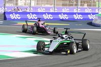 Pin pierde su victoria en la F1 Academy por pasar dos veces por meta