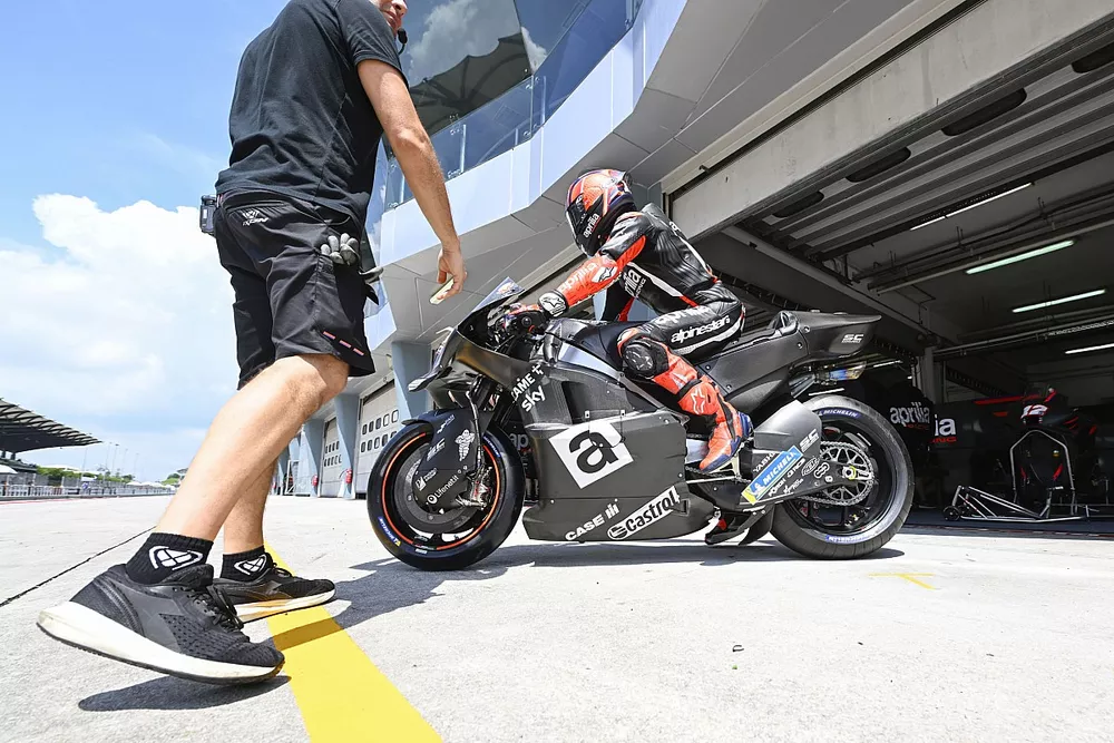 Maverick Vi&ntilde;ales, Aprilia Racing Team