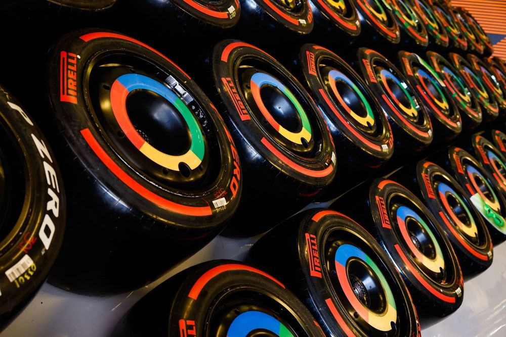 Nuemáticos Pirelli de McLaren