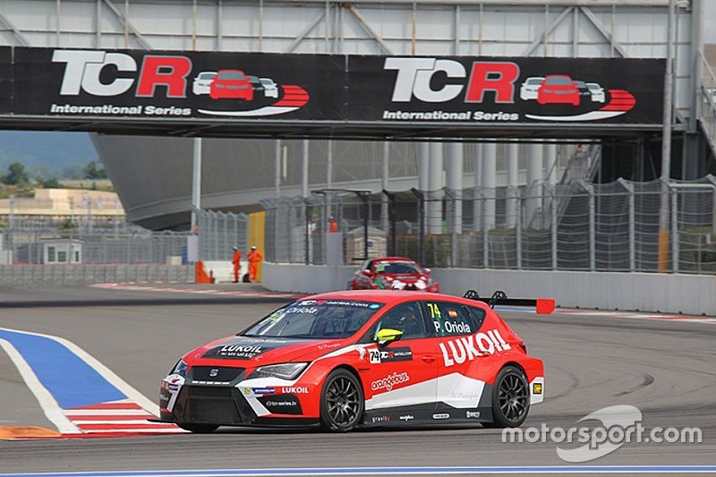 TCR in Sochi: Pepe Oriola steht in beiden Freien Trainings an der Spitze