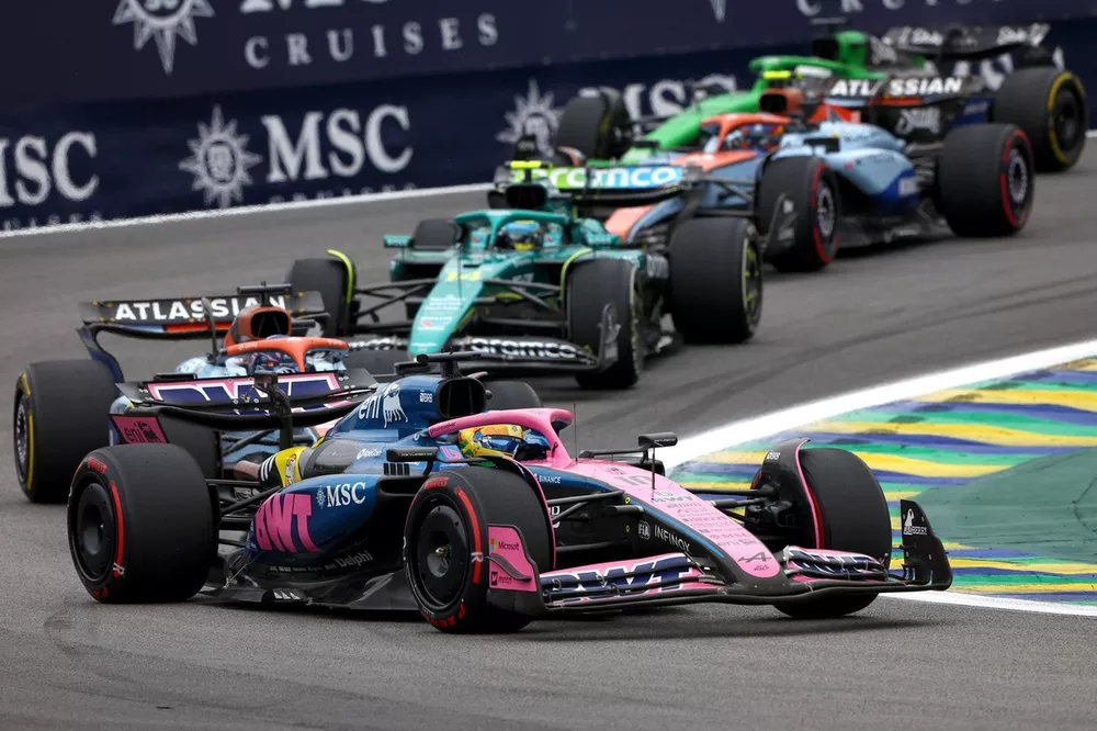 Fernando Alonso, Aston Martin Racing, Pierre Gasly, Alpine, Alexander Albon, Williams