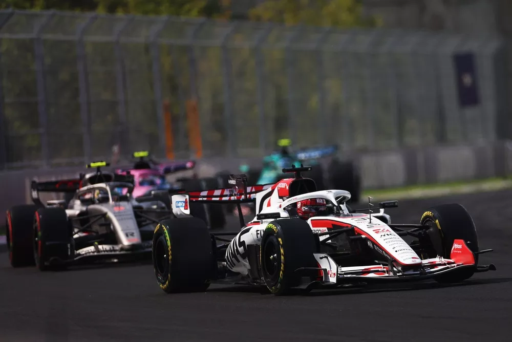 Gabriel Bortoleto, Audi F1 Team, Esteban Ocon, Haas F1 Team