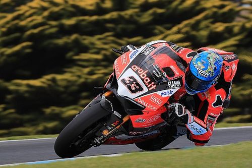 Melandri y Ducati vencen a las Kawasaki oficiales en Australia