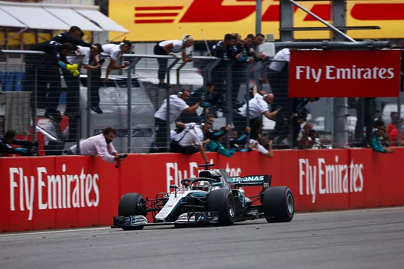 Race winner Lewis Hamilton, Mercedes AMG F1 W09