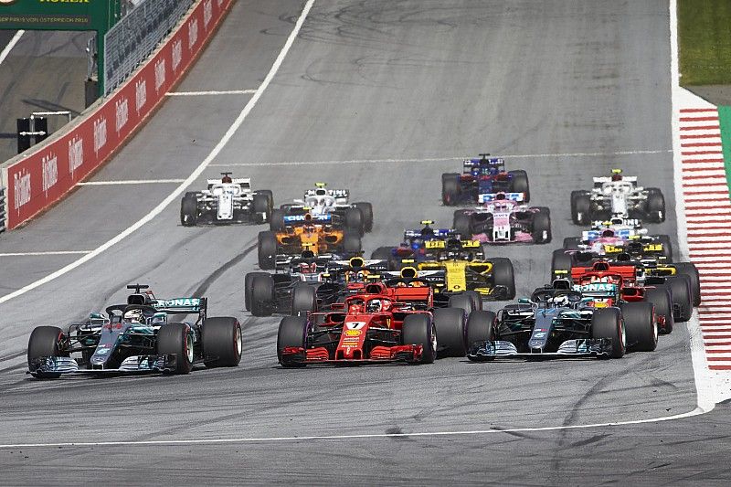 Acci&oacute;n en el inicio del GP de Austria