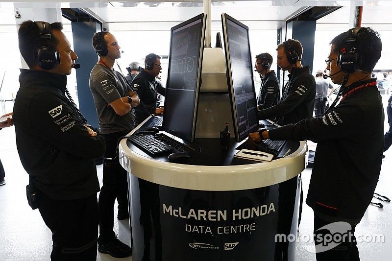 Yusuke Hasegawa, jefe de Honda F1 e ingenieros de McLaren