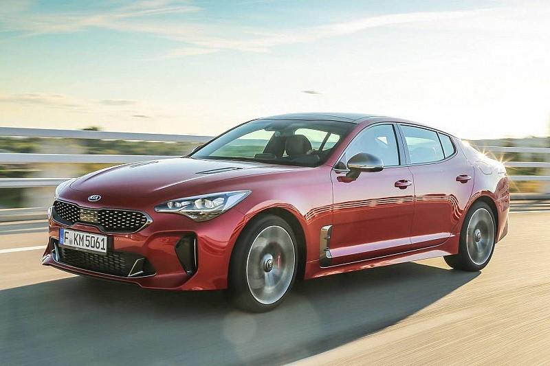 Не купуйте KIA Stinger. Усім не вистачить