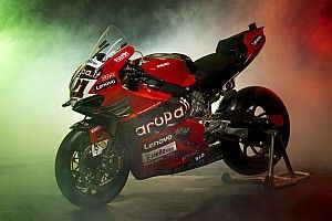 Ducati presenta la Panigale V4R de Álvaro Bautista y Michael Rinaldi