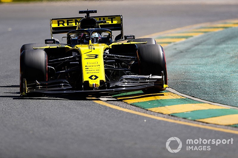 Ricciardo caught out by