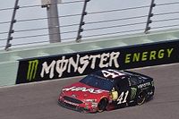 Kurt Busch sale de Stewart-Haas Racing, ¿Llega Suárez?