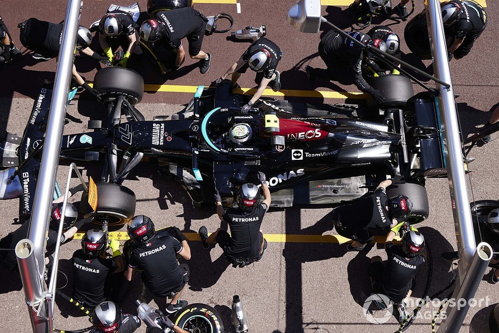 Valtteri Bottas, Mercedes W12, makes a pit stop during practice